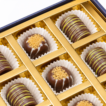 Pralines with Pistachio Cream and Caramel Biscuits – 24 pcs
