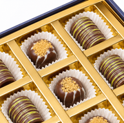 Pralines with Pistachio Cream & Caramel Biscuit – 24 pcs